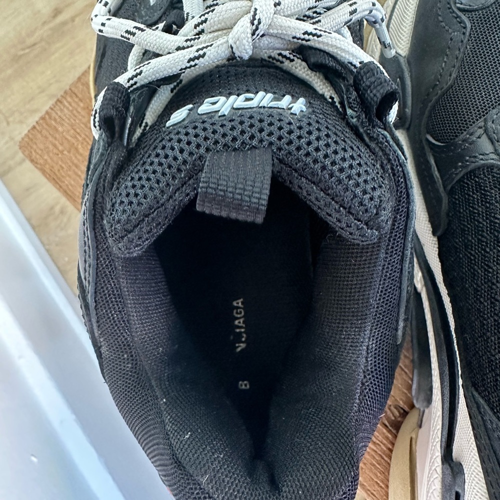 MEN'S TRIPLE S SNEAKER IN BLACK - Picture 6 of 7